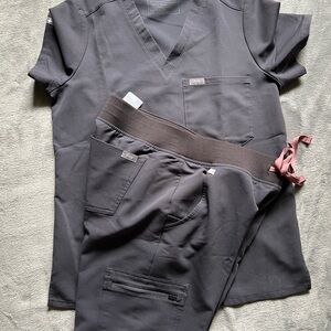 Figs Charcoal Scrub Set.